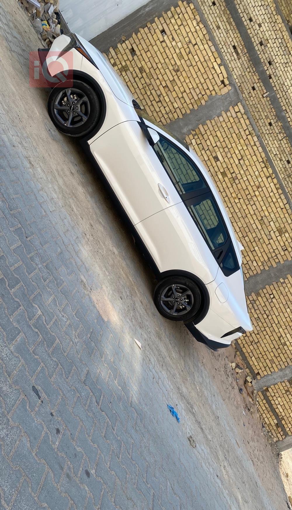 Kia K4